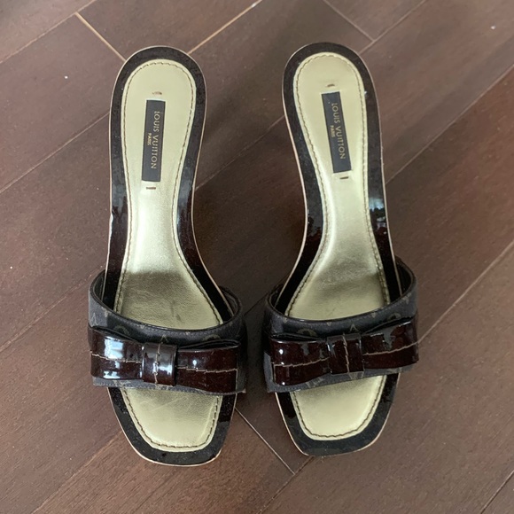 Louis Vuitton Shoes - Louis Vuitton Leather Bow Studded Pumps